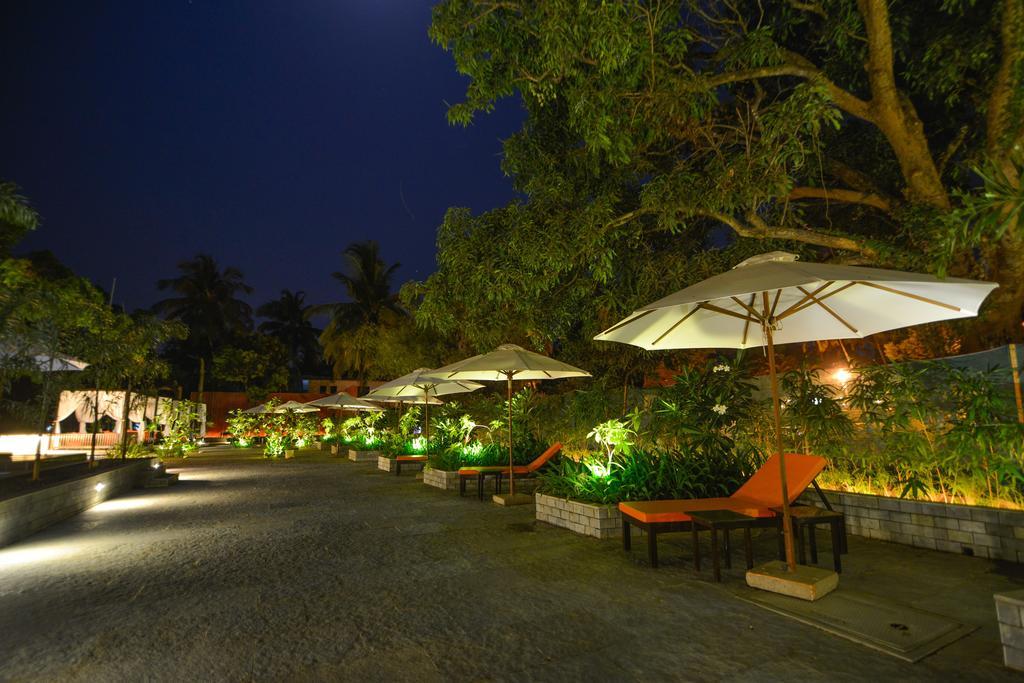 Sinq Beach Resort Калангут Екстер'єр фото