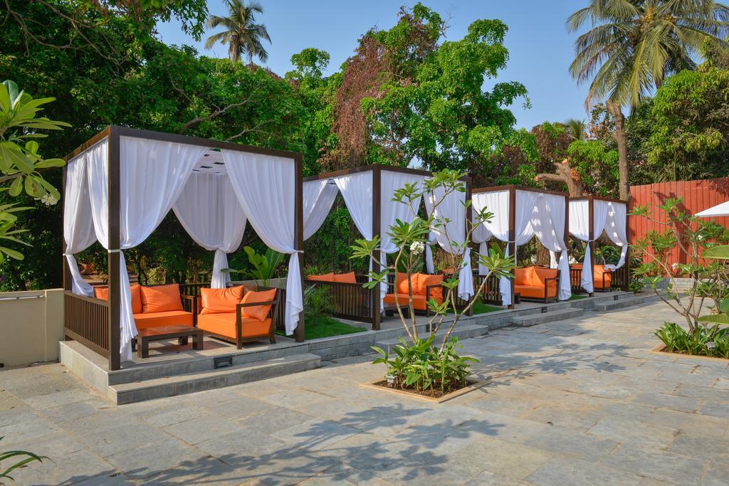 Sinq Beach Resort Калангут Екстер'єр фото